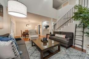 Spacious Private Retreat minutes from Attractions